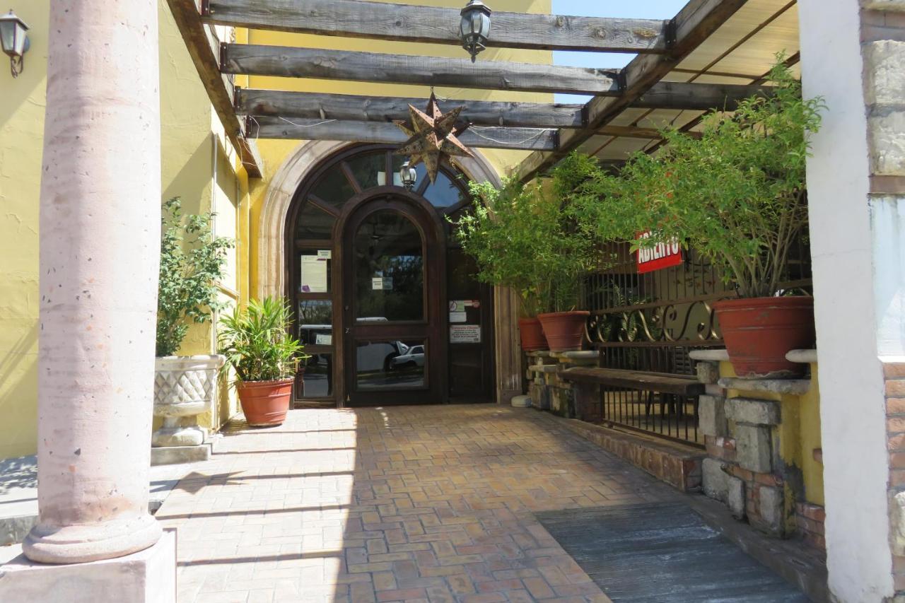 Hotel Huizache Saltillo Exterior foto